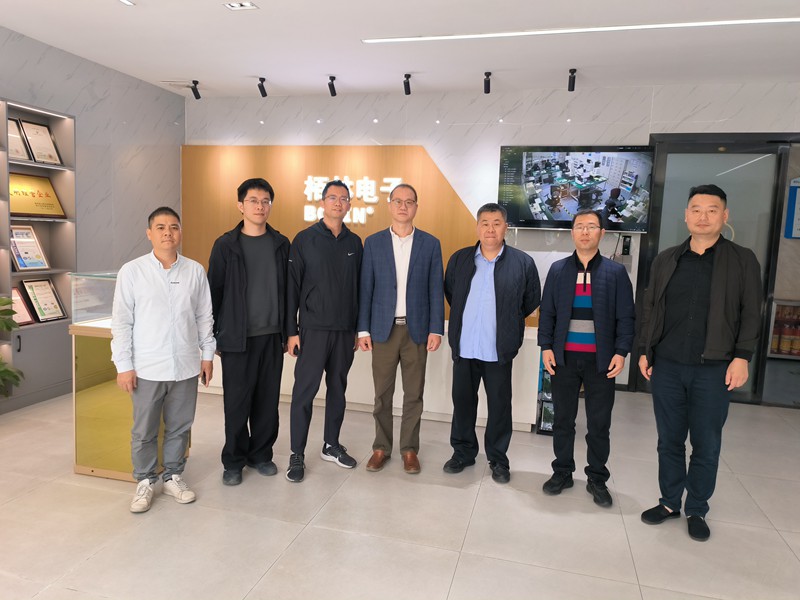 電子科技大學(xué)專家教授赴汕尾科技企業(yè)進(jìn)行技術(shù)交流(圖2)