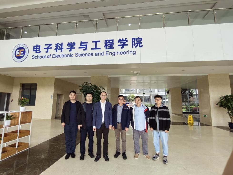 信利光電到訪電子科技大學(xué)進(jìn)行技術(shù)交流(圖1)